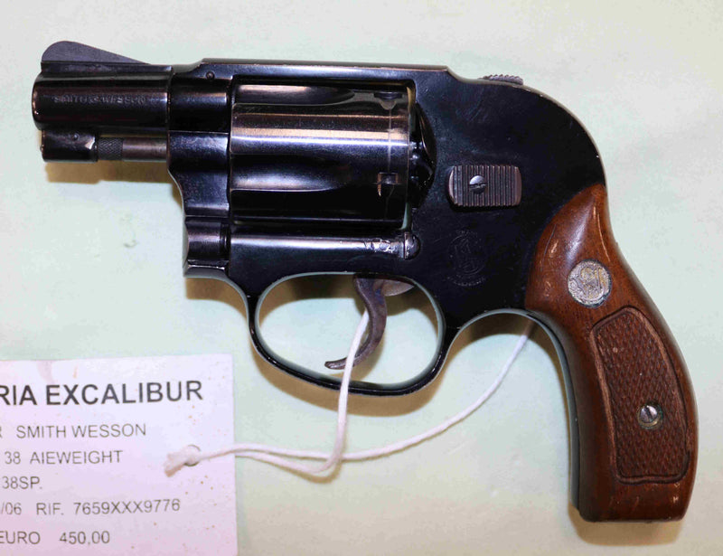 Revolver Smith & Wesson Modello 38 Airweight Calibro 38 SP