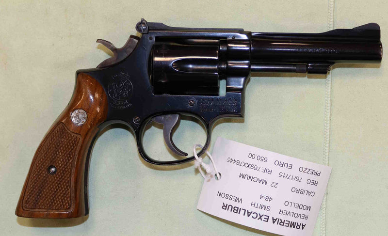 Revolver Smith & Wesson Modello 48-4 Calibro 22 Magnum