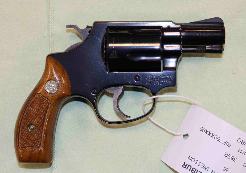 Revolver Smith & Wesson Modello 36 Calibro 38 SP