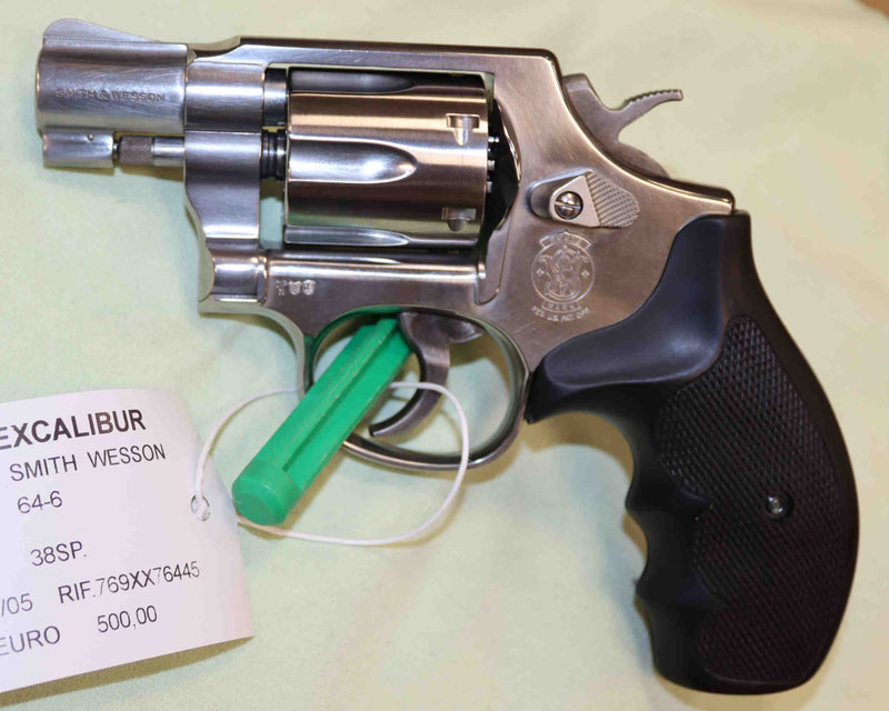 Revolver Smith & Wesson Modello 64-6 Calibro 38 SP