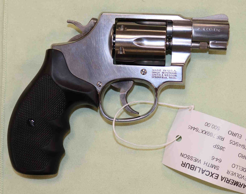 Revolver Smith & Wesson Modello 64-6 Calibro 38 SP