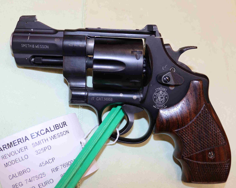 Revolver Smith & Wesson Modello 325PD Calibro 45 ACP